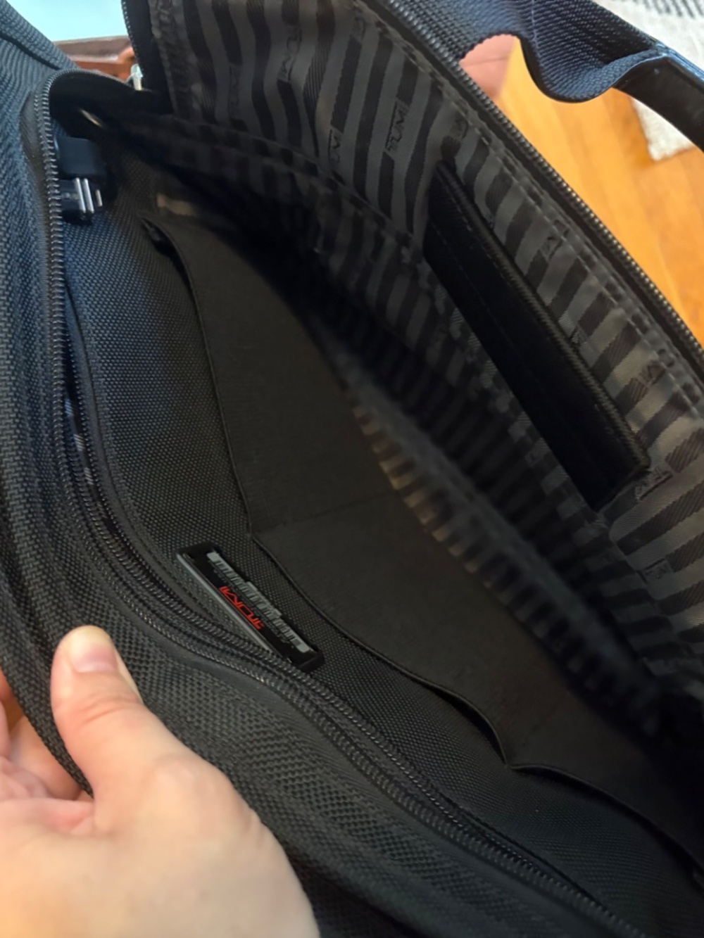 Tumi slim briefcase - Picture 6 of 7